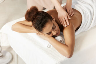 Comment sélectionner un centre de soins massages à Nice pour un moment bien-être ?