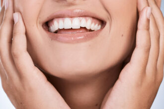 Prendre soin de ses dents : les habitudes à adopter pour une hygiène dentaire parfaite